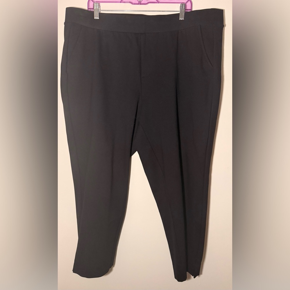 EUC - Torrid Studio Pull-On Relaxed Taper Pants Size 3R
